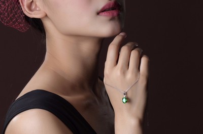 正東珠寶首飾廠 專(zhuān)業(yè)K金鑲嵌碧璽與坦桑石首飾的代工與定制服務(wù)