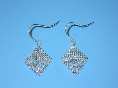 925銀飾之光 深圳市東恒珠寶首飾的開發與銷售